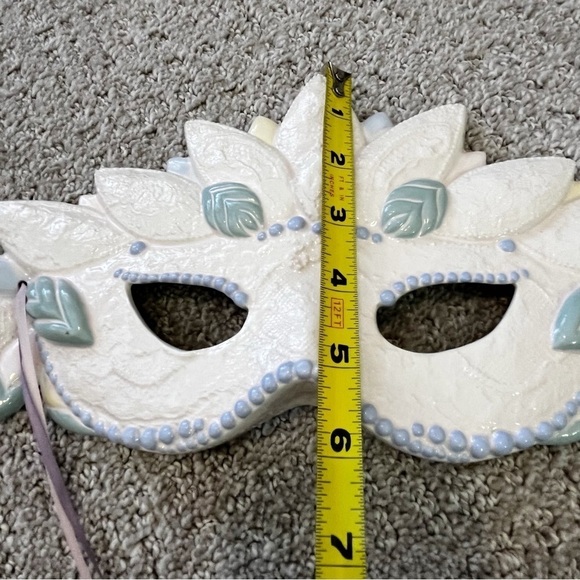Mardi Gras Adult Face Mask Wall Plaque Iridescent White Soft Blue Painted FLAW - Picture 12 of 14